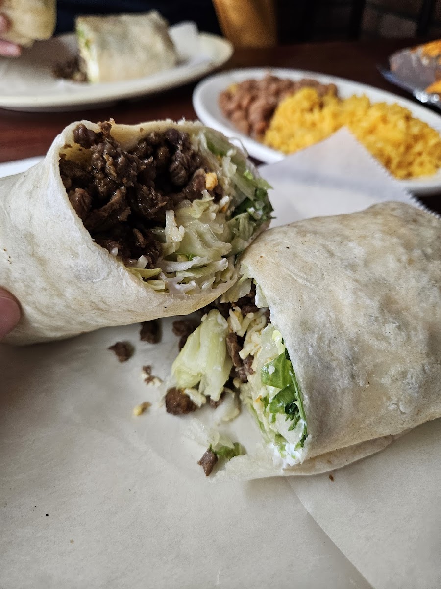 Taqueria El Jardin - Photo 4