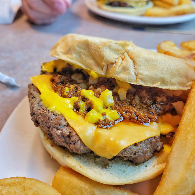 Chili Cheeseburger