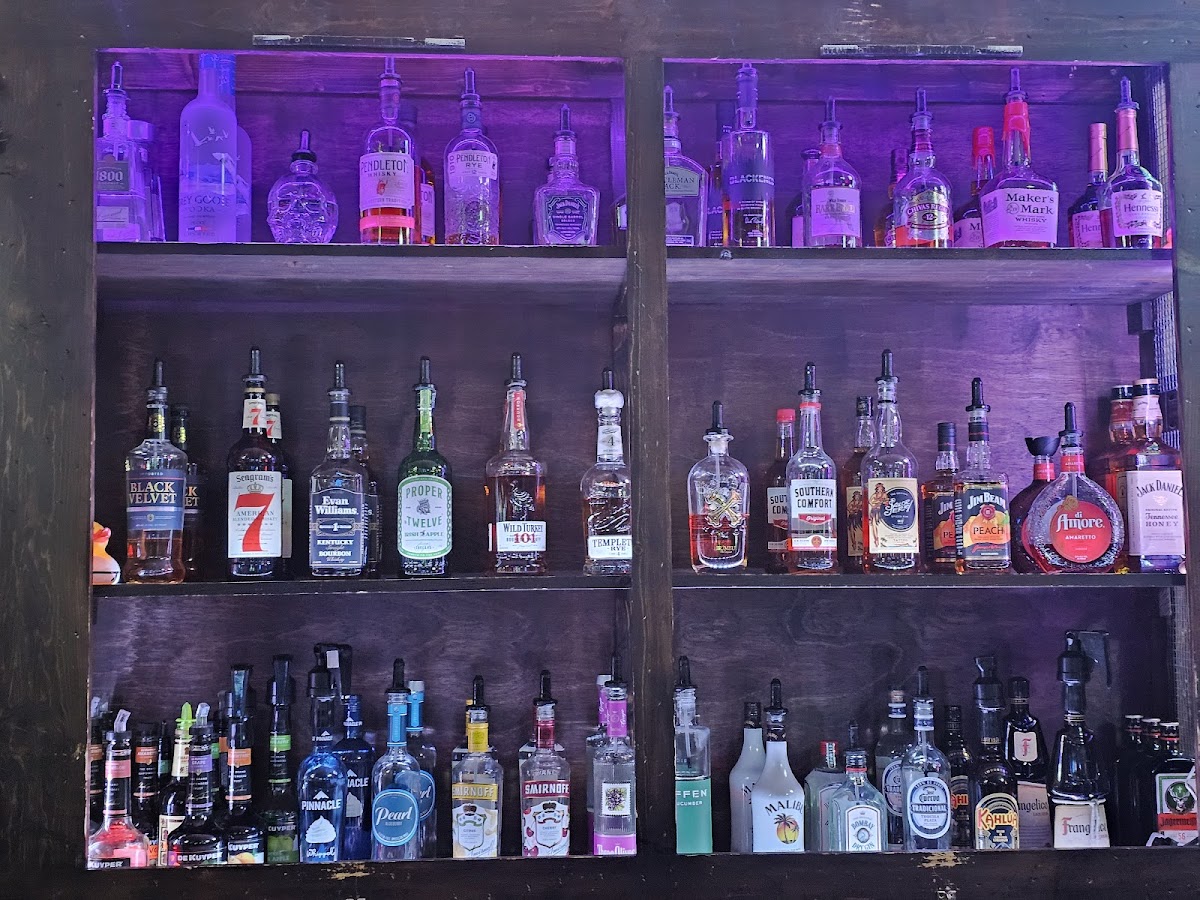 Copper Miner Saloon - Photo 3