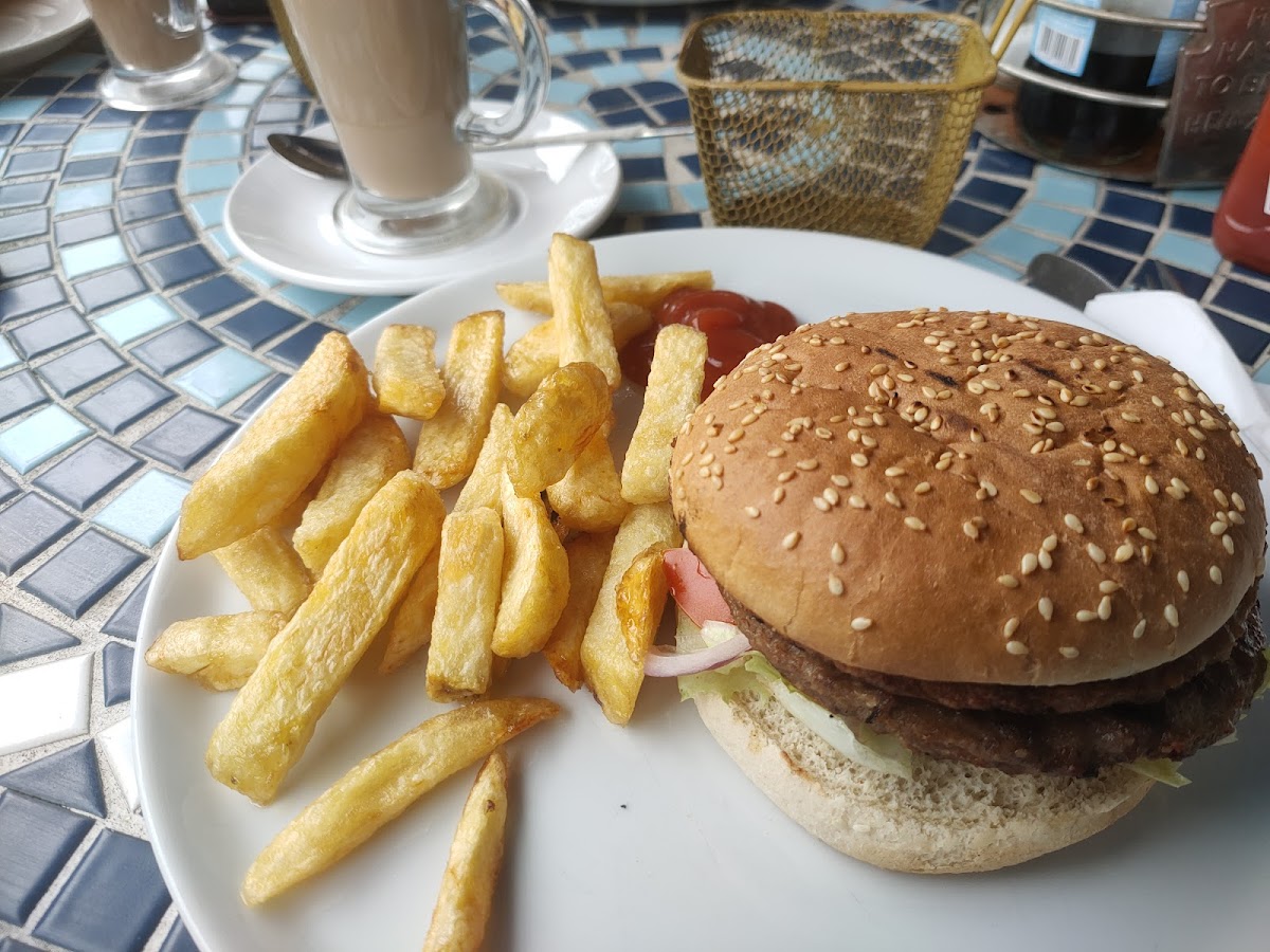 Riverside Fish & Steak House - Photo 9