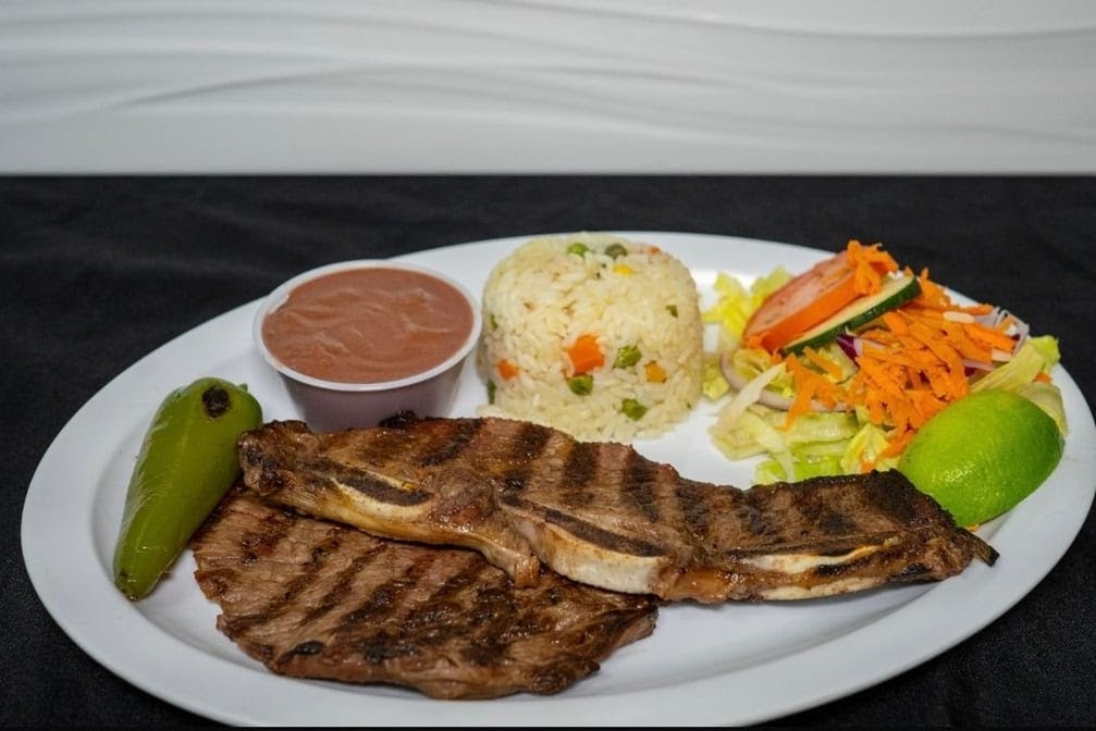 El Paisa Deli - Photo 2