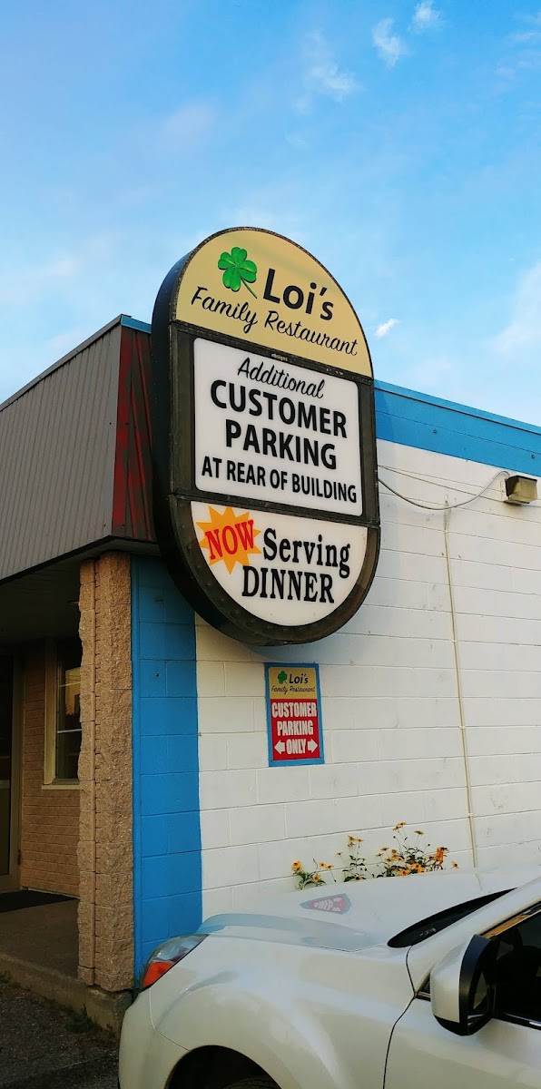 Loi's Restaurant - Photo 6