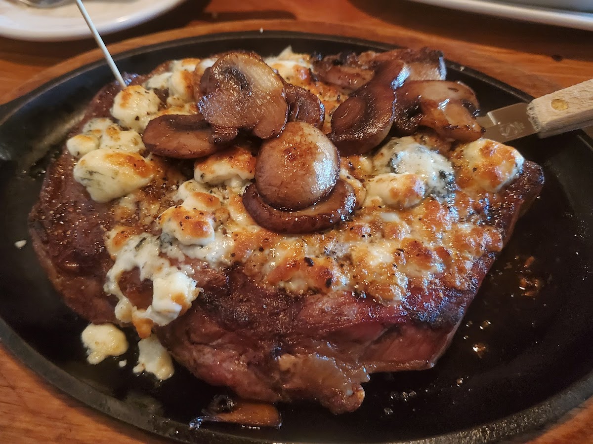 Log House 1776 Restaurant - Photo 2