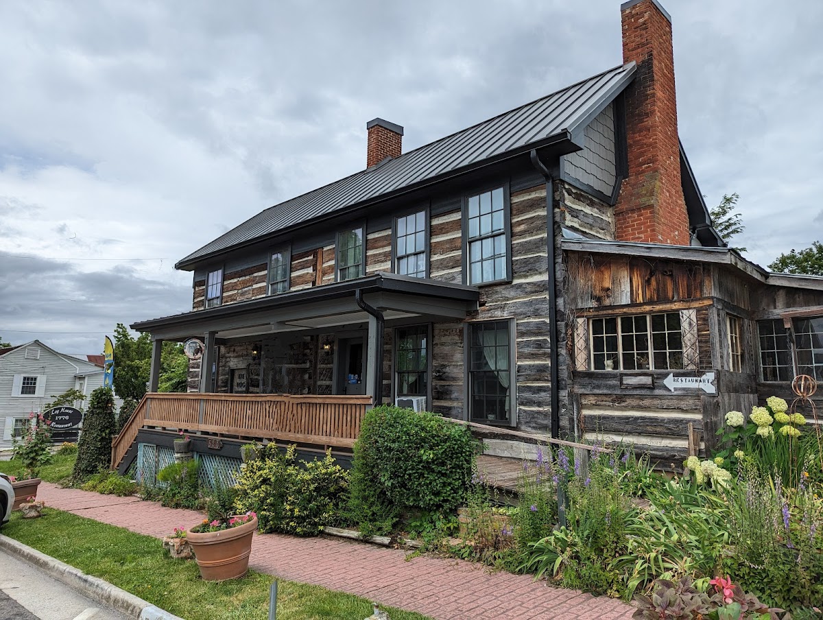 Log House 1776 Restaurant - Photo 3