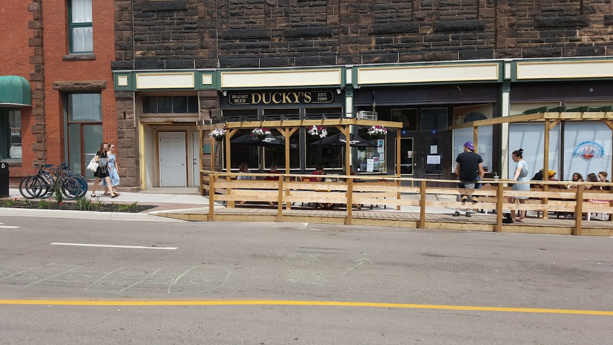 Ducky's Pub