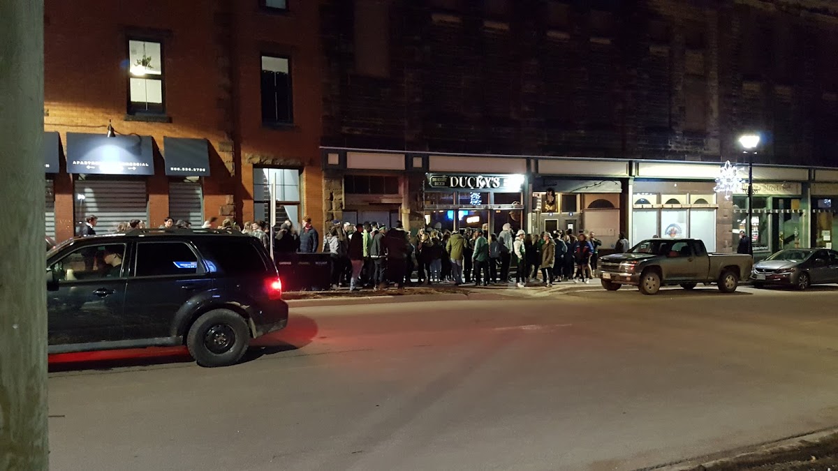 Ducky's Pub - Photo 3