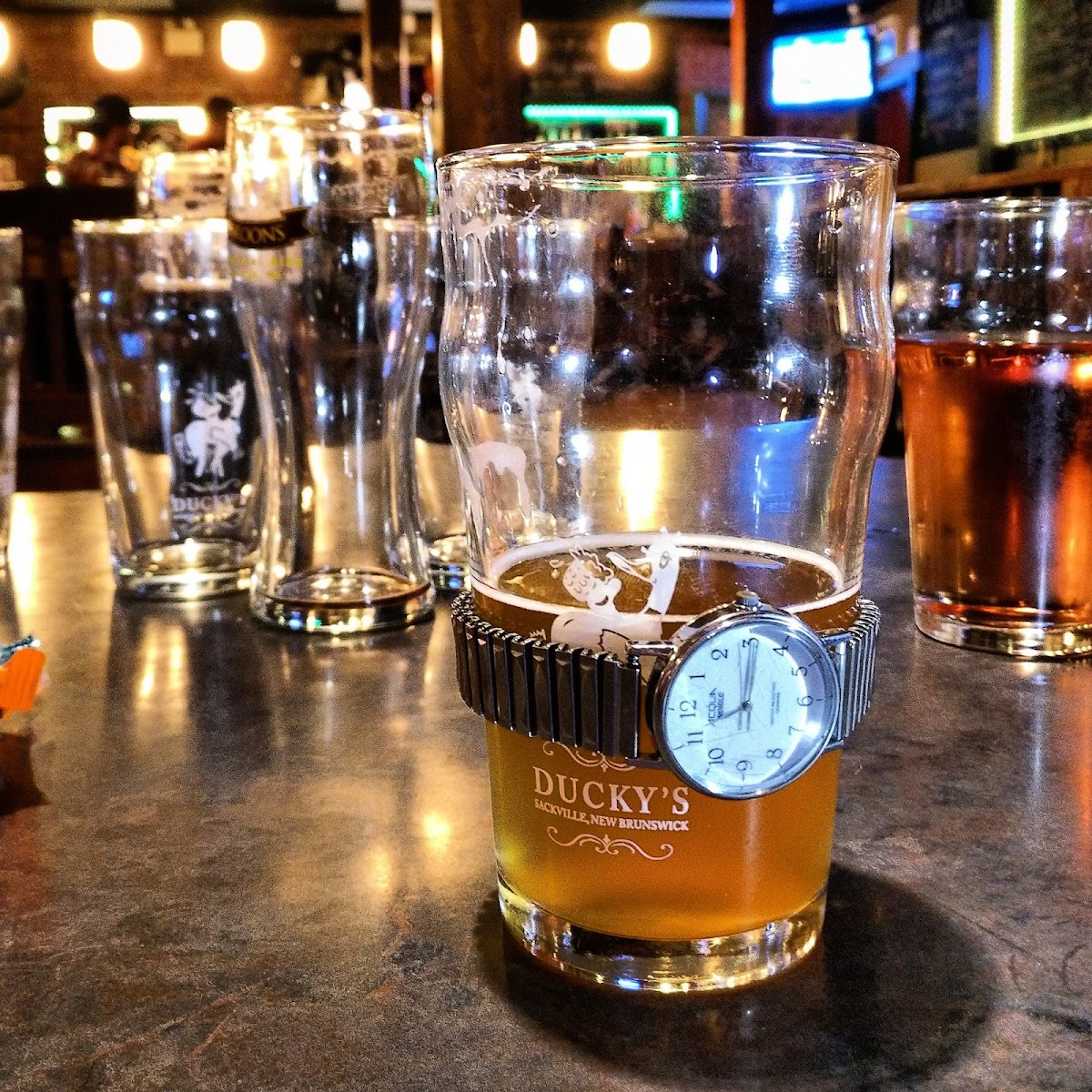 Ducky's Pub - Photo 5