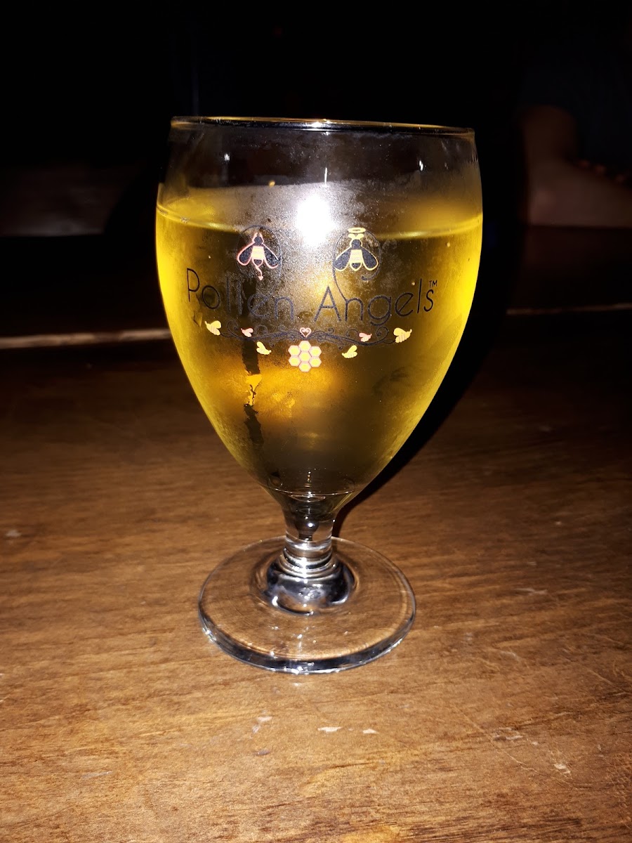 Ducky's Pub - Photo 7