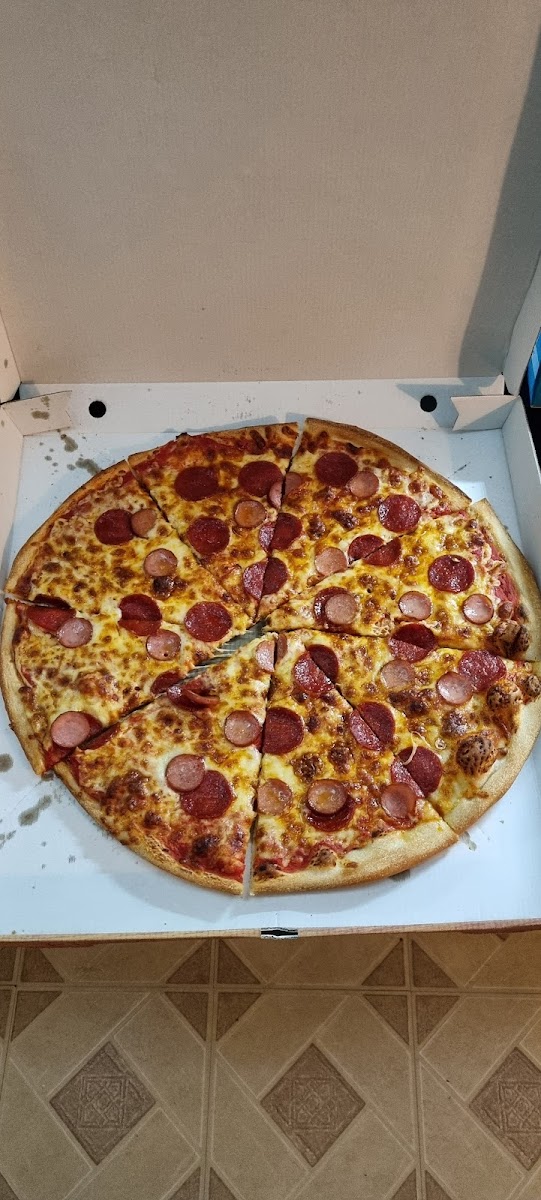 Bici's Pizza - Photo 4