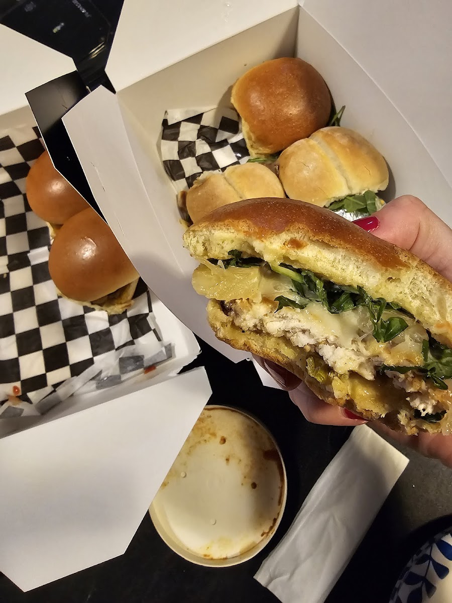 Bravo Sliders-N-Bites - Photo 9