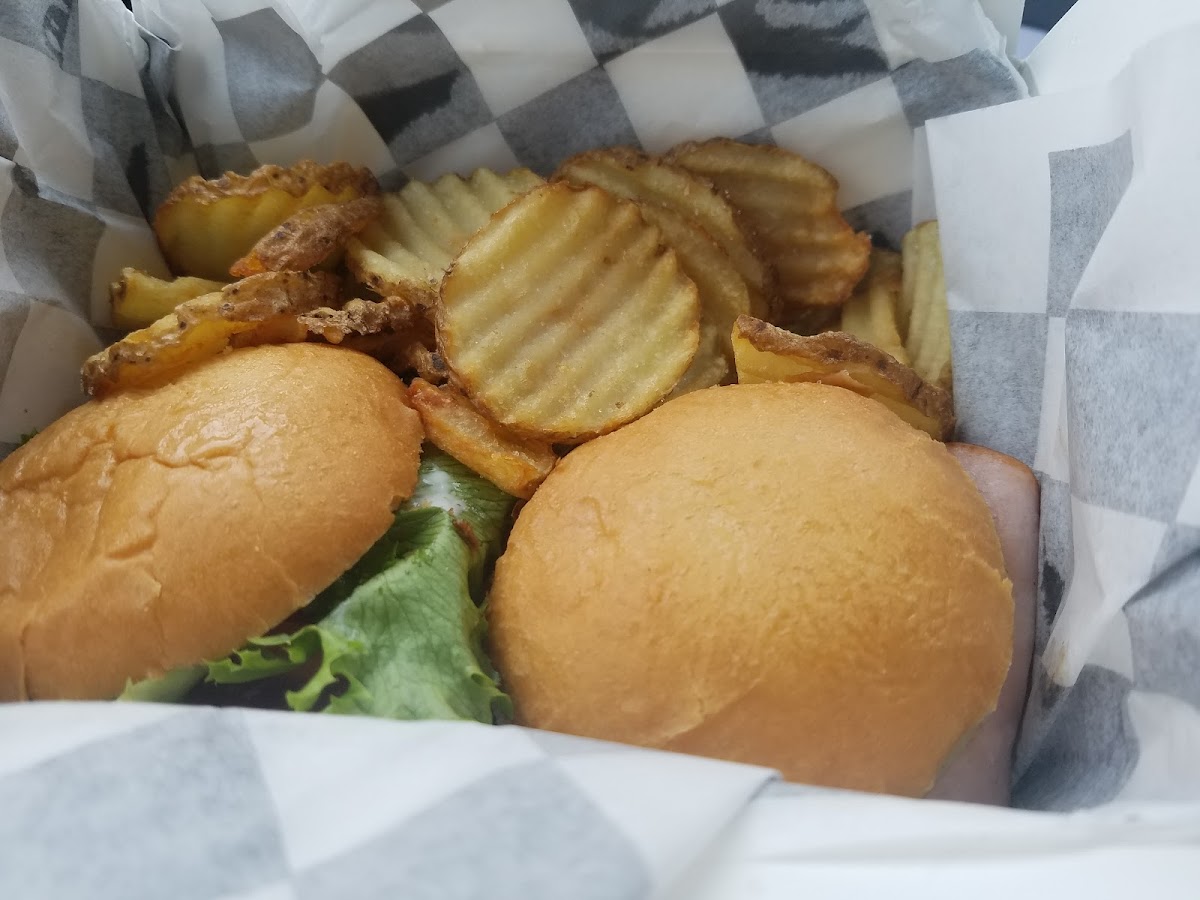 Bravo Sliders-N-Bites - Photo 7