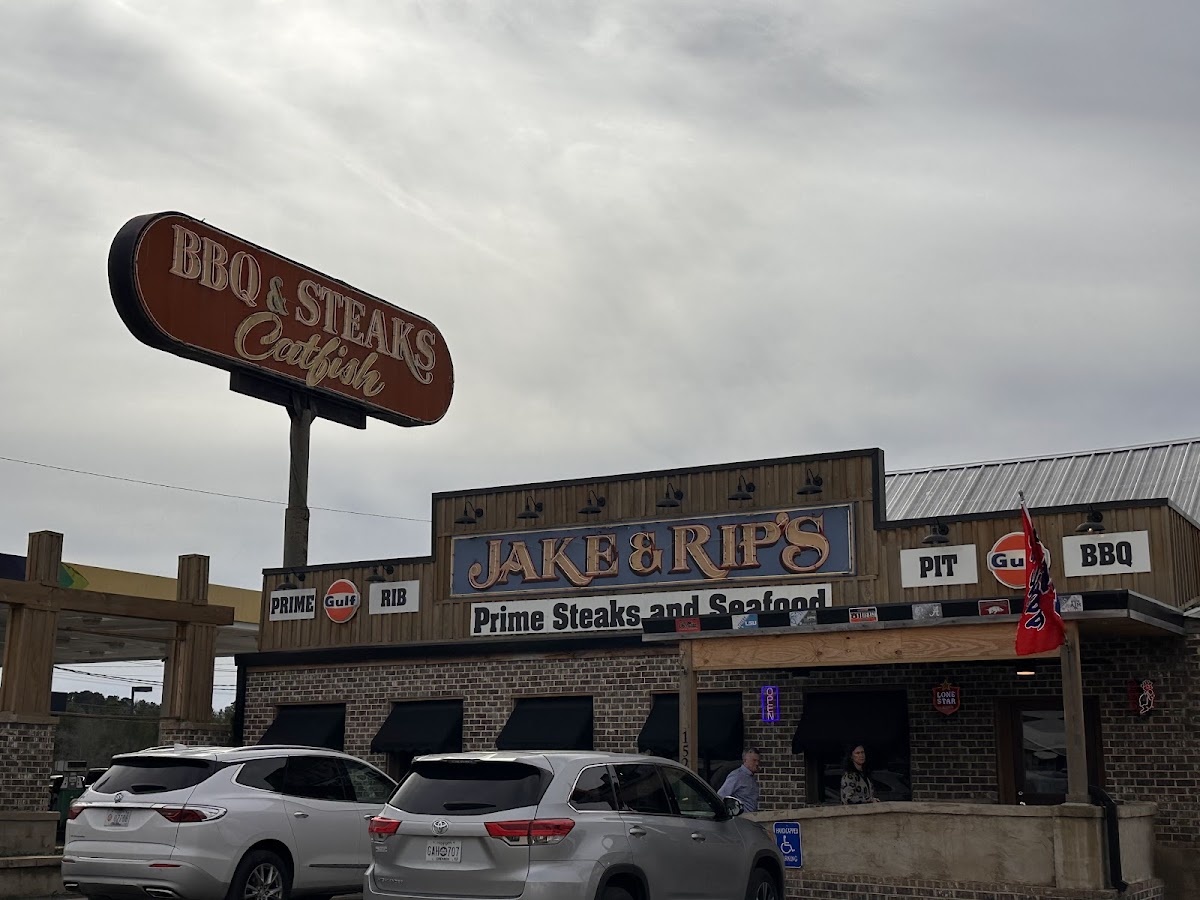 Jake & Rip's - Photo 3