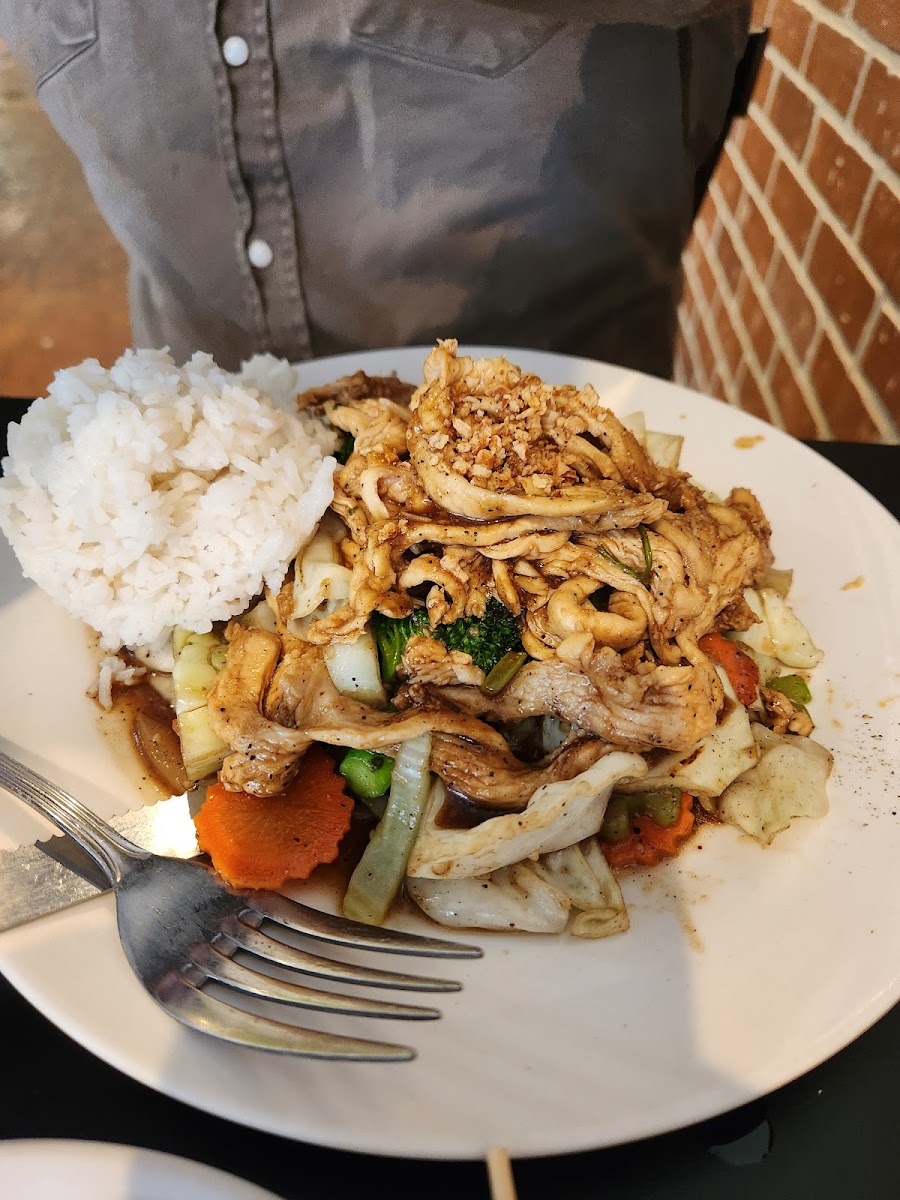 Sapz Thai Kitchen - Photo 1