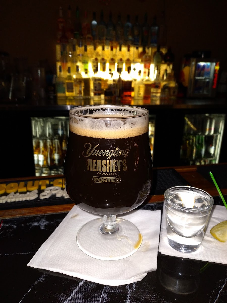 Flo's Kenwood Tap - Photo 1