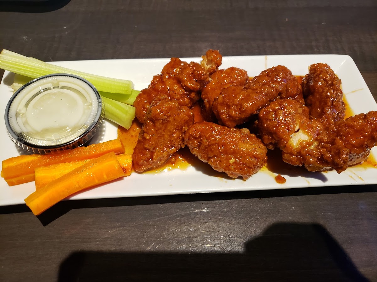 The Endzone Bar & Grill - Photo 4