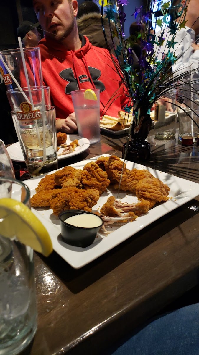 The Endzone Bar & Grill - Photo 5