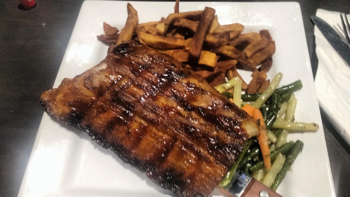 The Endzone Bar & Grill - Photo 6