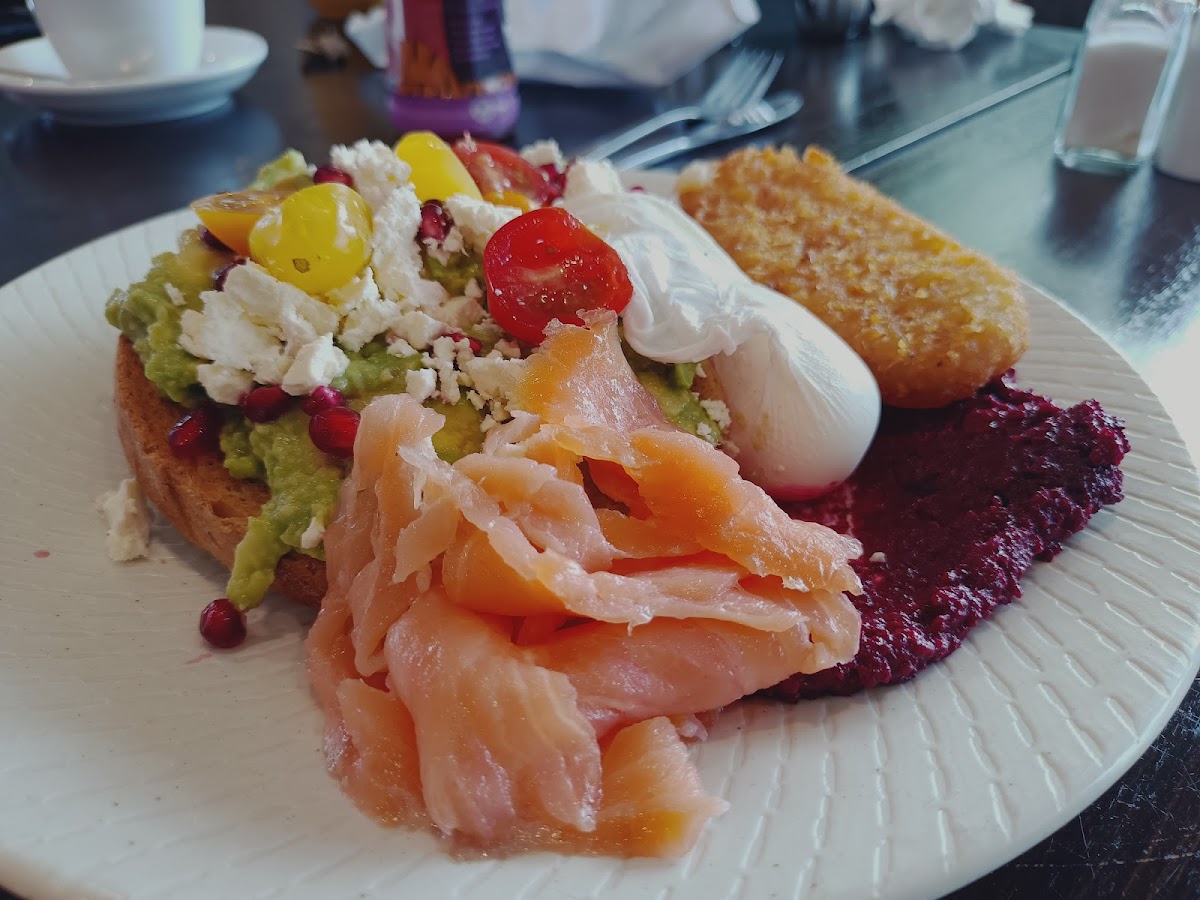 Coffee Barn Bistro & Bar - Photo 9
