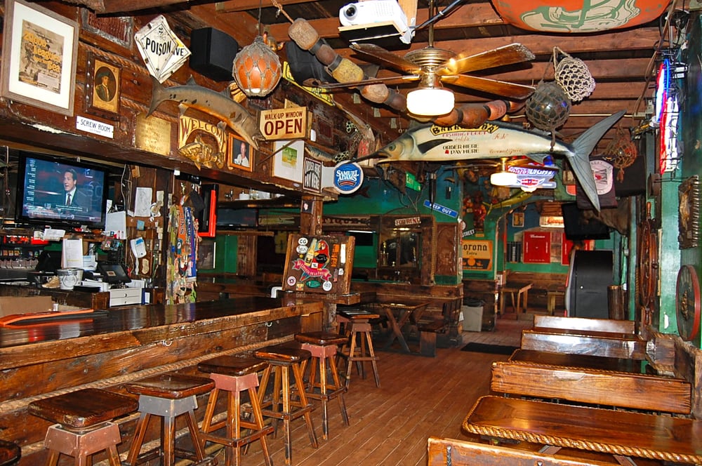 Barracuda Taphouse & Grill - Photo 3