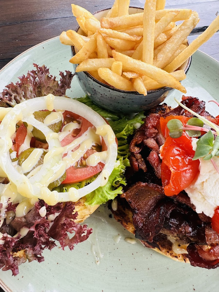 Brad's Cafe - Photo 9
