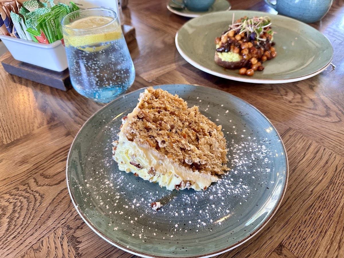 Brad's Cafe - Photo 3