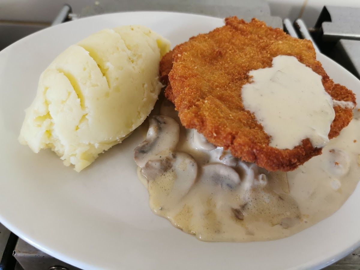 Donna's Harbour Cafe - Photo 9