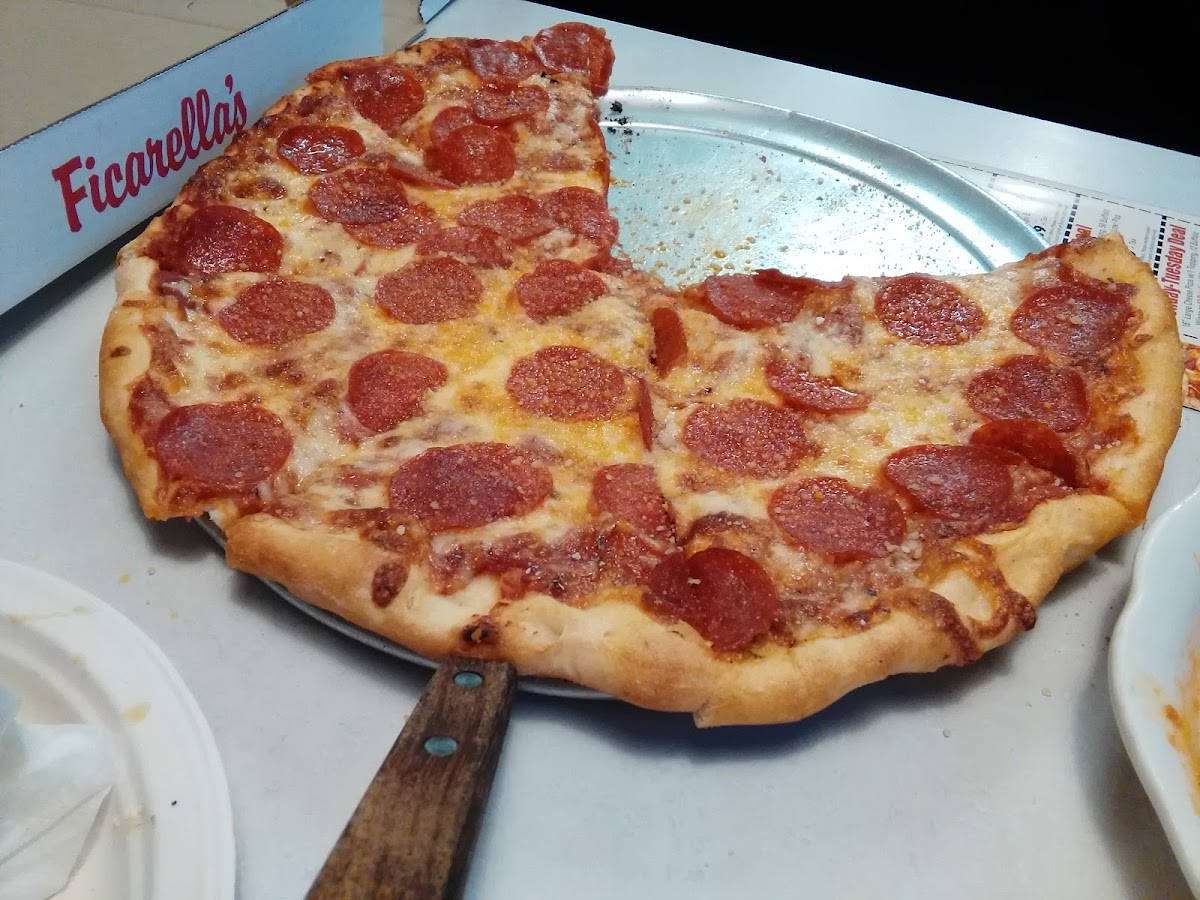 Ficarella's Pizzeria - Photo 5