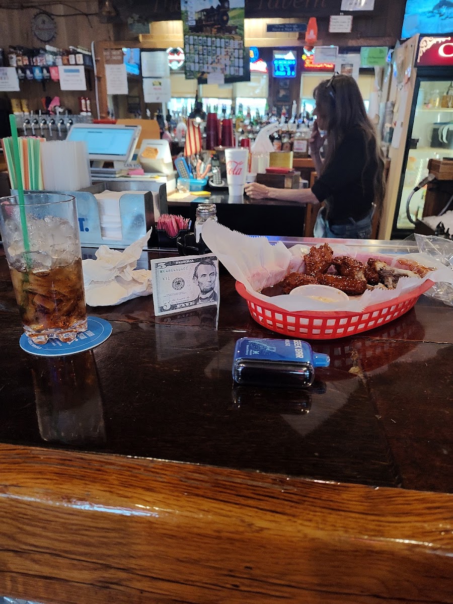 Office Tavern - Photo 2
