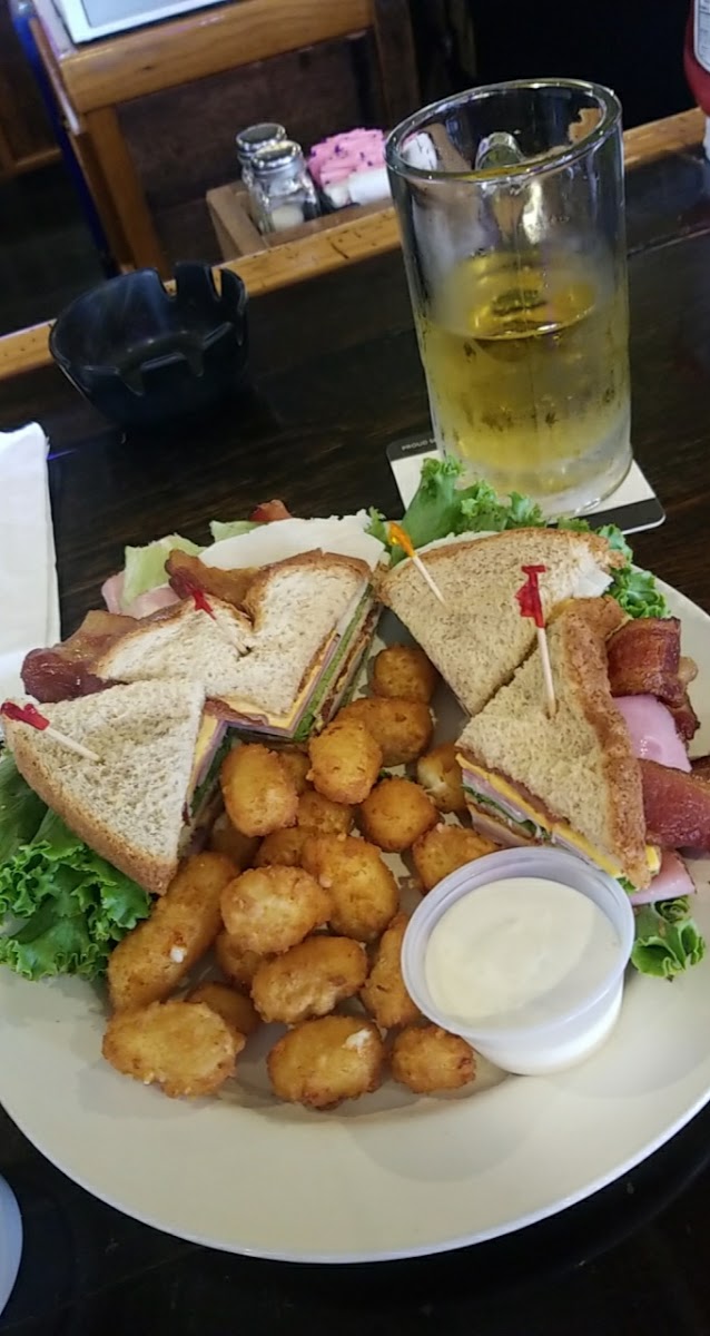 Office Tavern - Photo 7