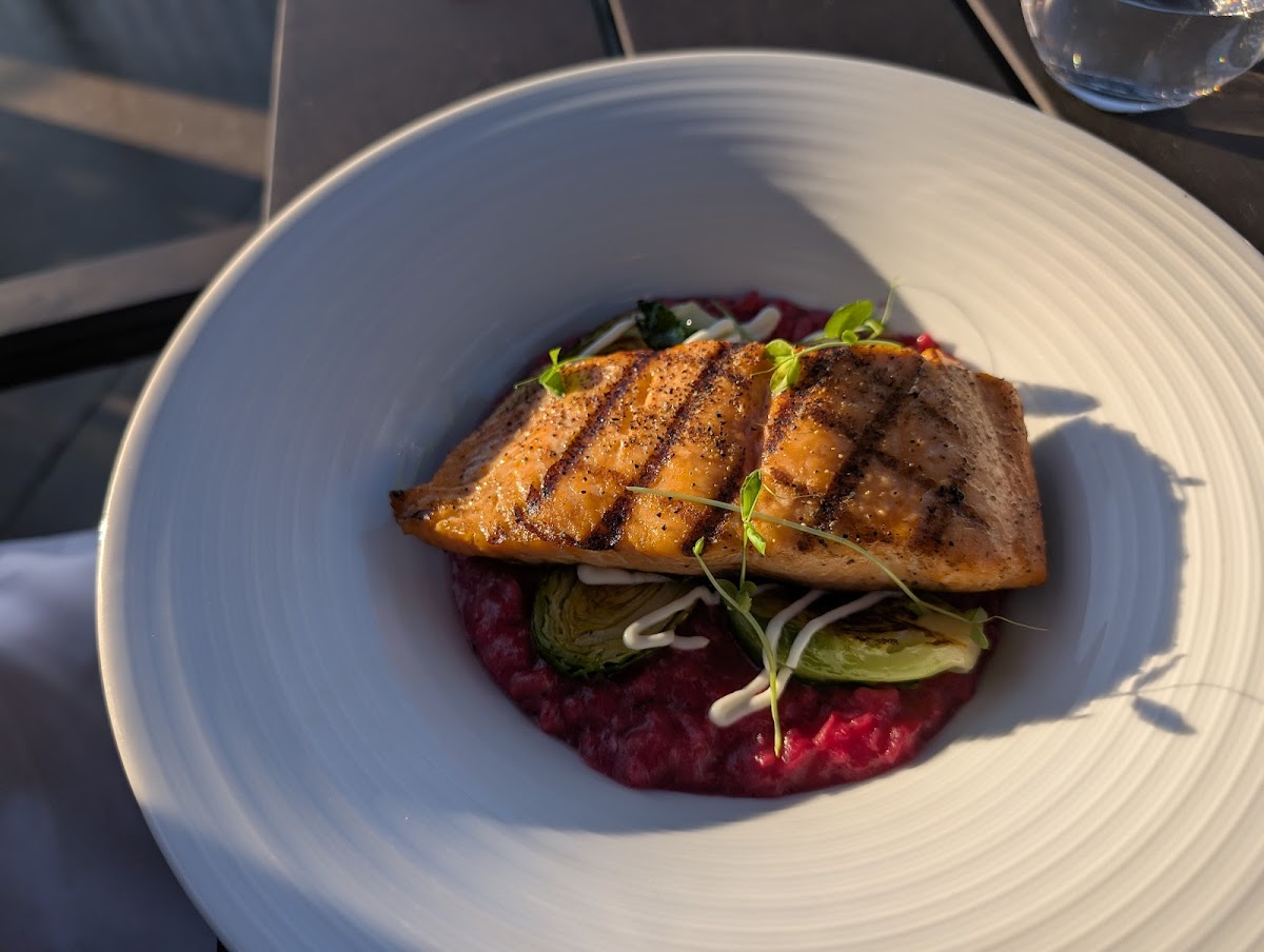 The Shore: Waterfront Restaurant - Photo 2