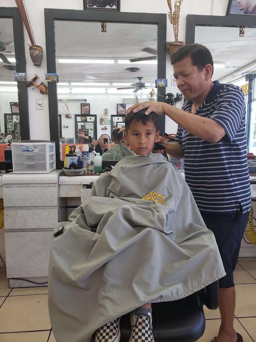 Happy Barber - Photo 3