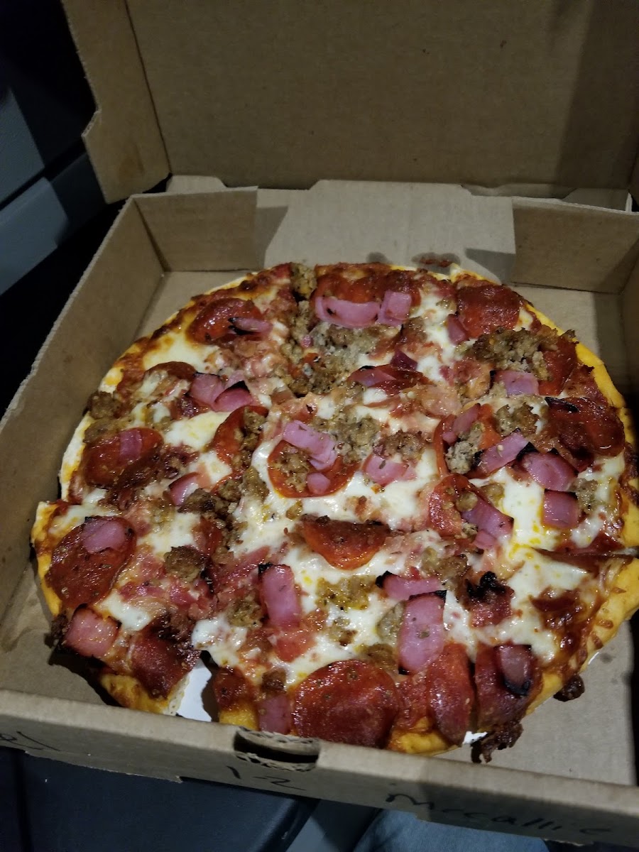 Mike's Pizza and pub - Photo 9