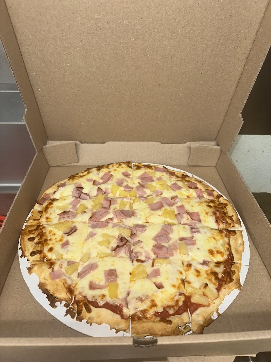 Mike's Pizza and pub - Photo 5