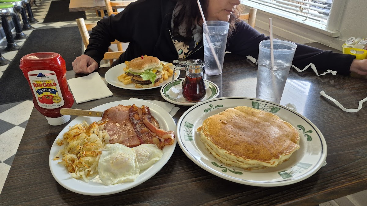 Oliverio's Southland Restaurant - Photo 3