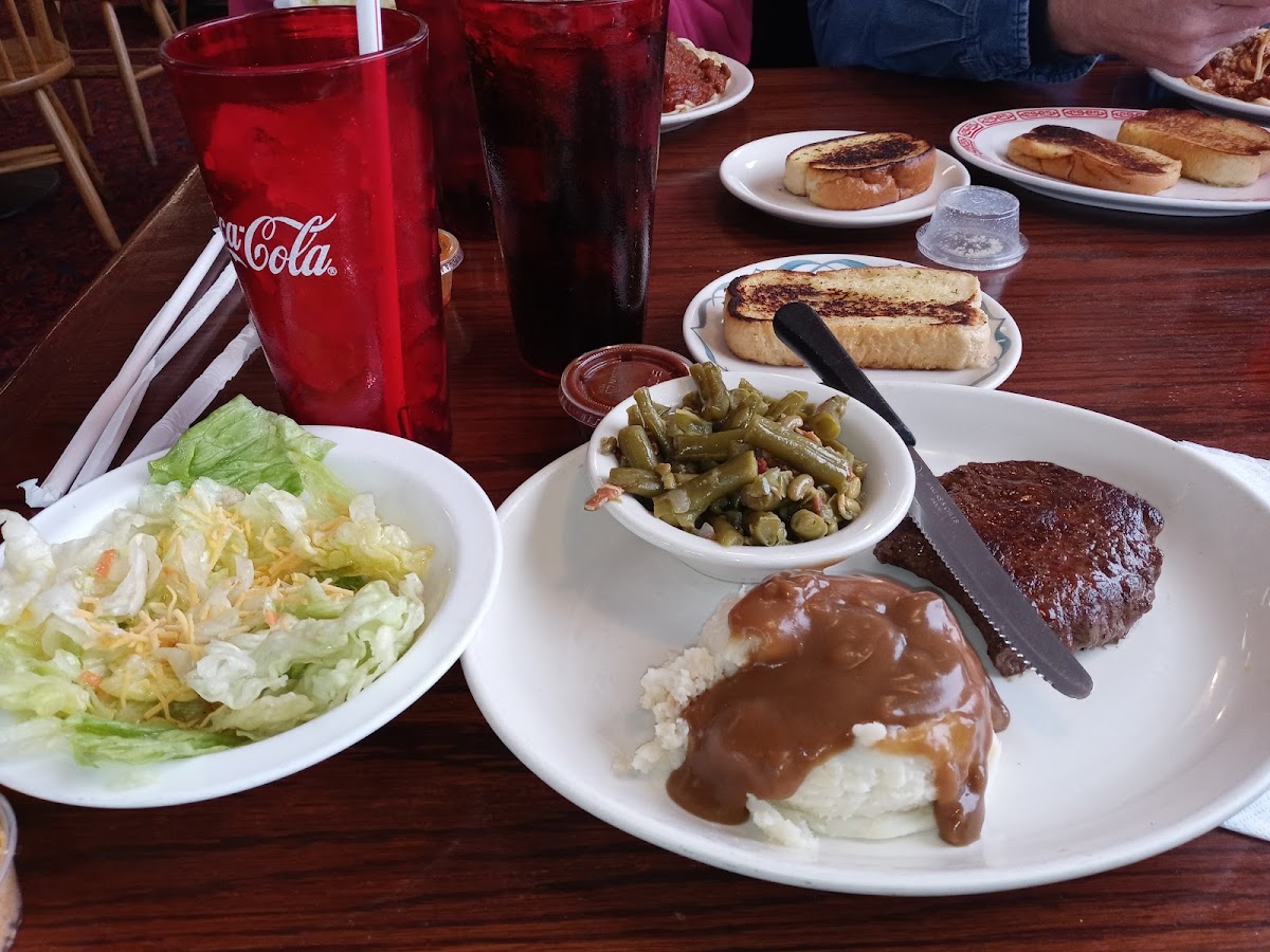 Oliverio's Southland Restaurant - Photo 6