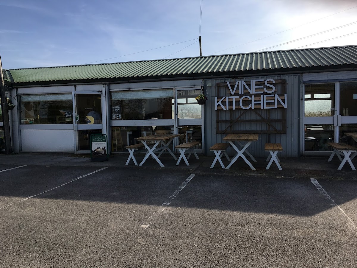 Vines Kitchen - Photo 2