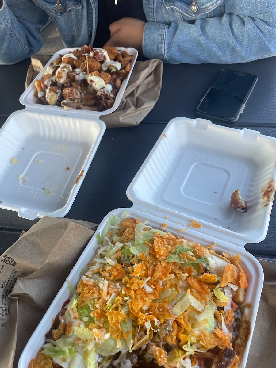 The Shady Coyote Fries & Grill - Photo 9