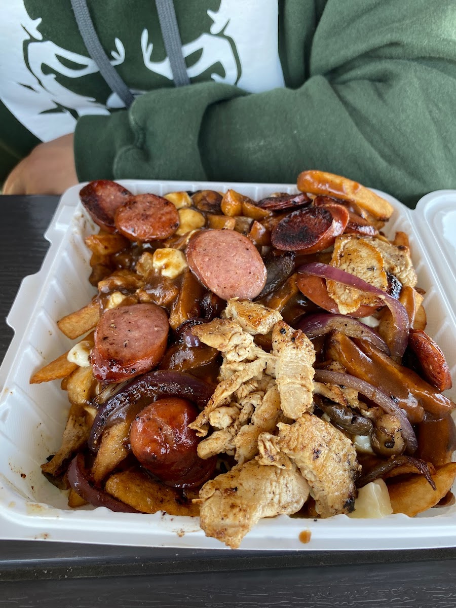 The Shady Coyote Fries & Grill - Photo 3