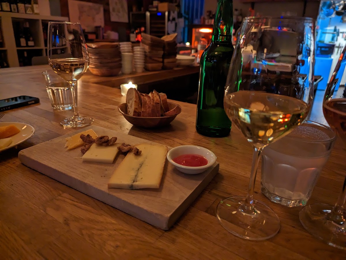 Archive Wine Bar - Photo 4