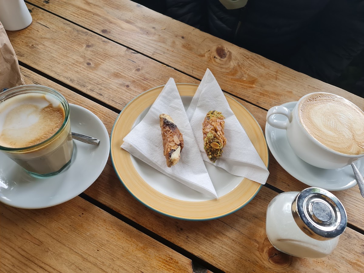 The Goldfinch Cafe - Photo 6