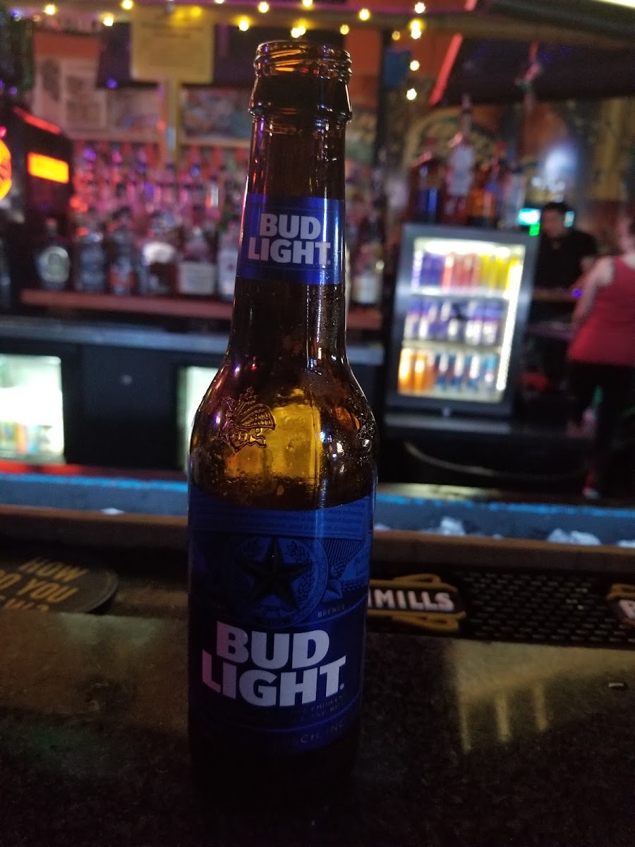 Al's Sports Bar - Photo 4