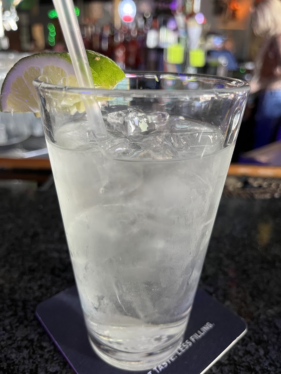 Al's Sports Bar - Photo 8