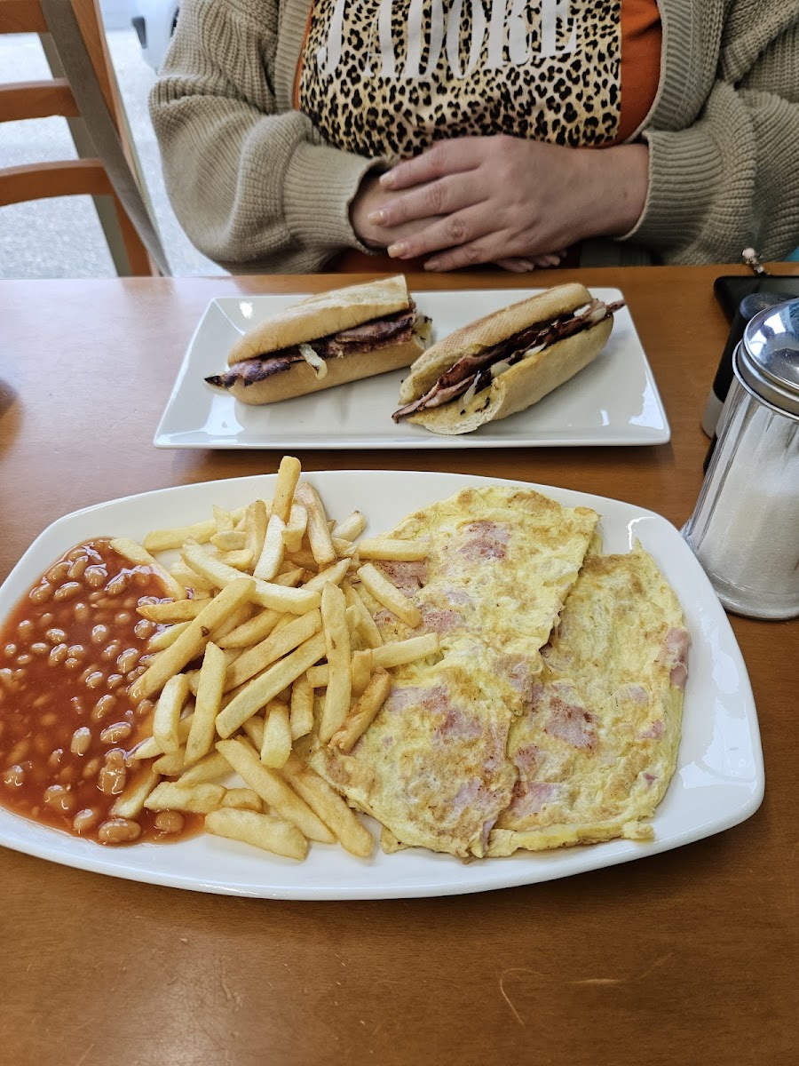 ALDWICK Cafe & Restaurant - Photo 3
