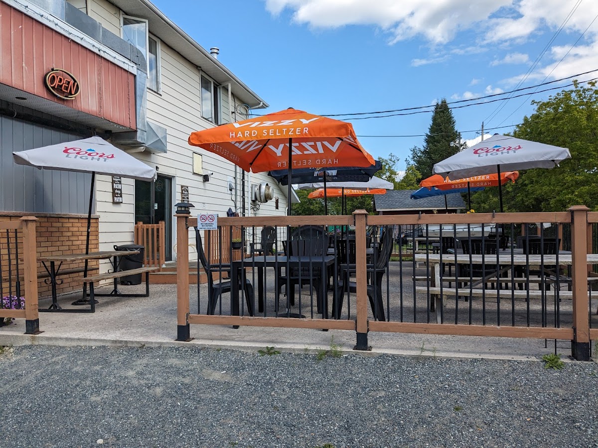 Clooch’s - Photo 4