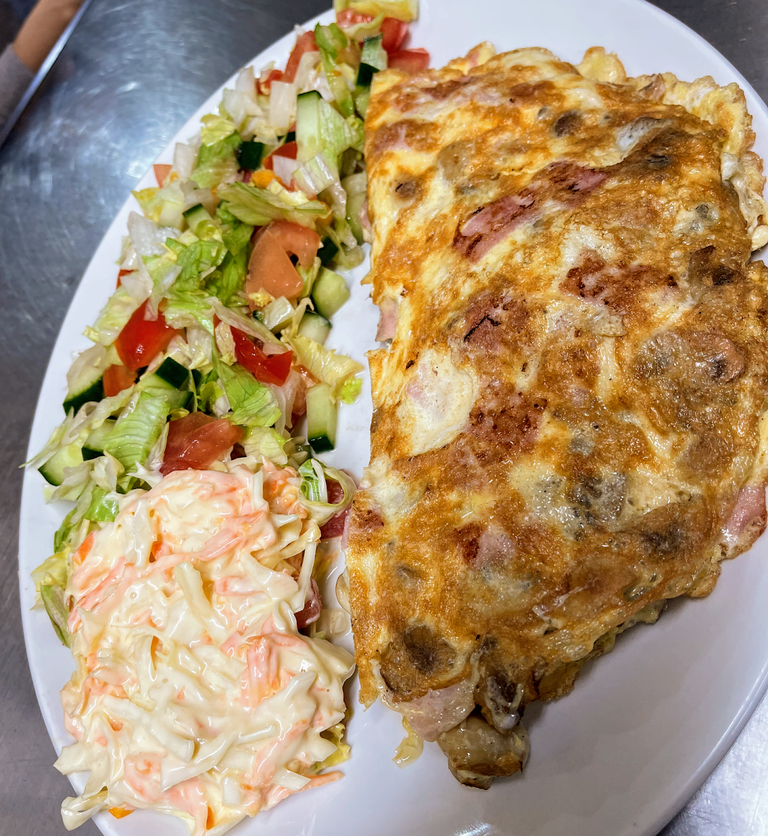 Giggling Sausage Cafe - Photo 9