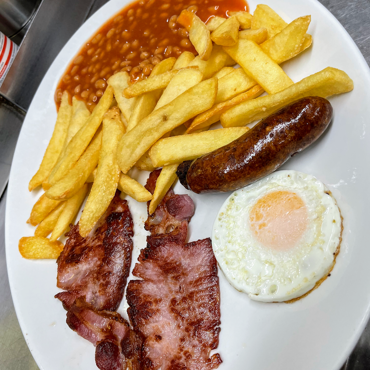Giggling Sausage Cafe - Photo 7