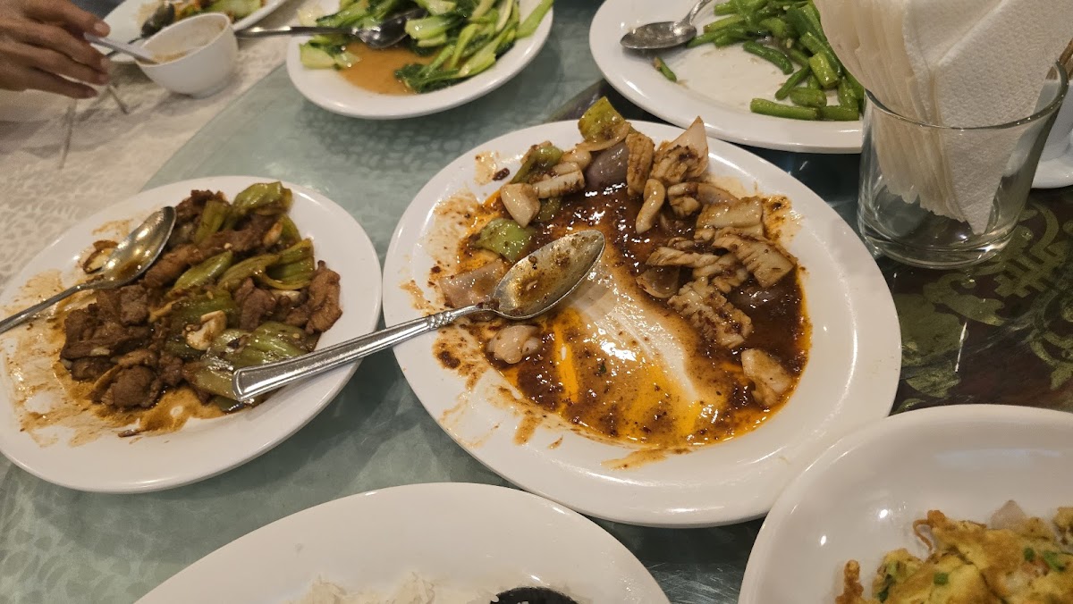 Xilaton Chinese Restaurant - Photo 1