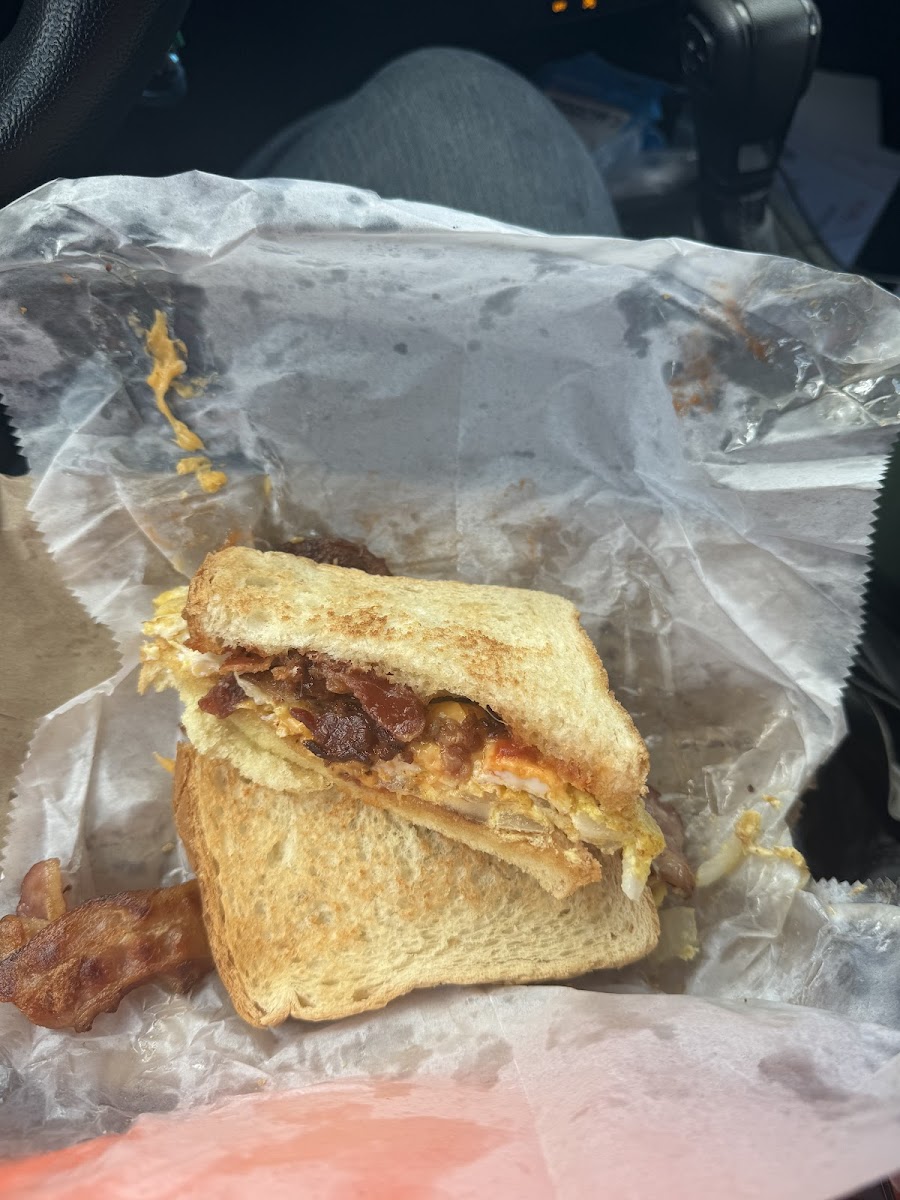 Al's Carryout - Photo 4