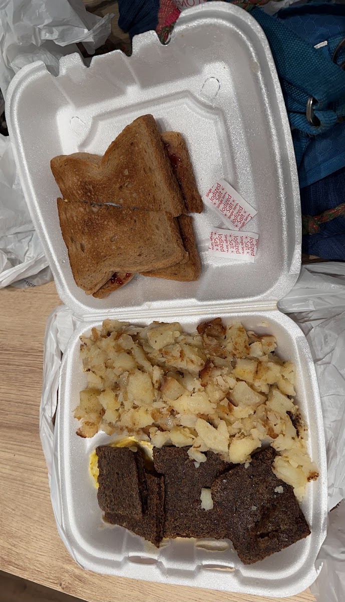 Al's Carryout - Photo 6