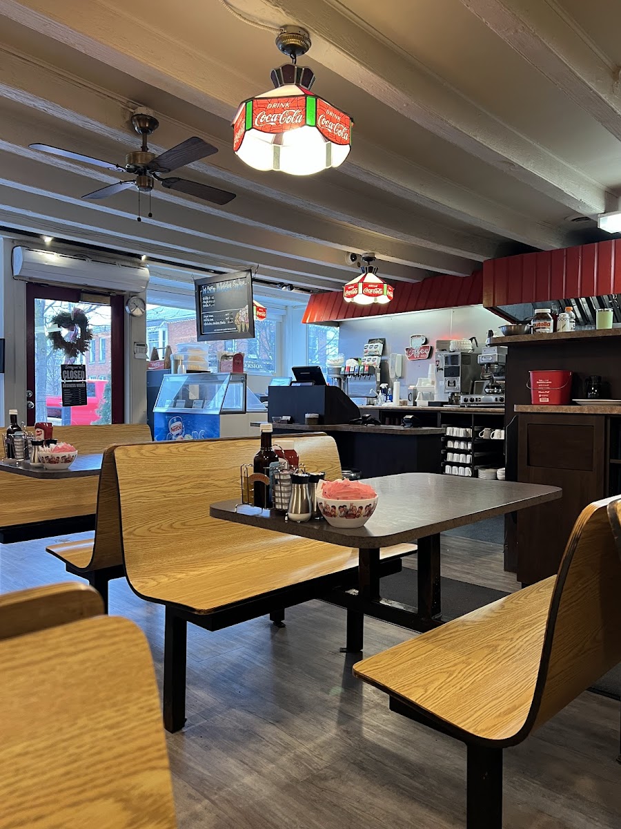 Stage Coach Family Restaurant - Photo 2